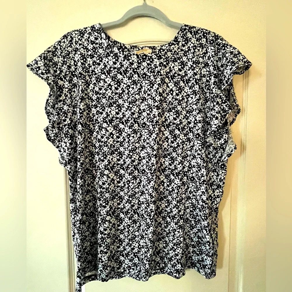 NEW! MICHAEL Michael Kors Floral Black and White Women's Blouse Size Medium - Picture 2 of 10